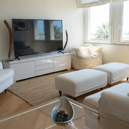 Penthouse On The Sea 아파트 *