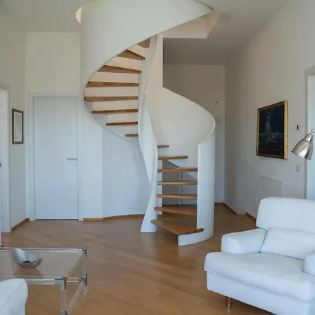Penthouse On The Sea Apartment Viareggio
