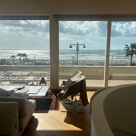 Апартаменти Penthouse On The Sea *